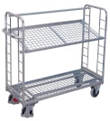 Forzinket rullebord med skr�tstillet hylde